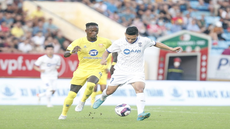 Soi kèo tài xỉu, phạt góc trận CAHN vs SLNA, 19h15 ngày 26/05